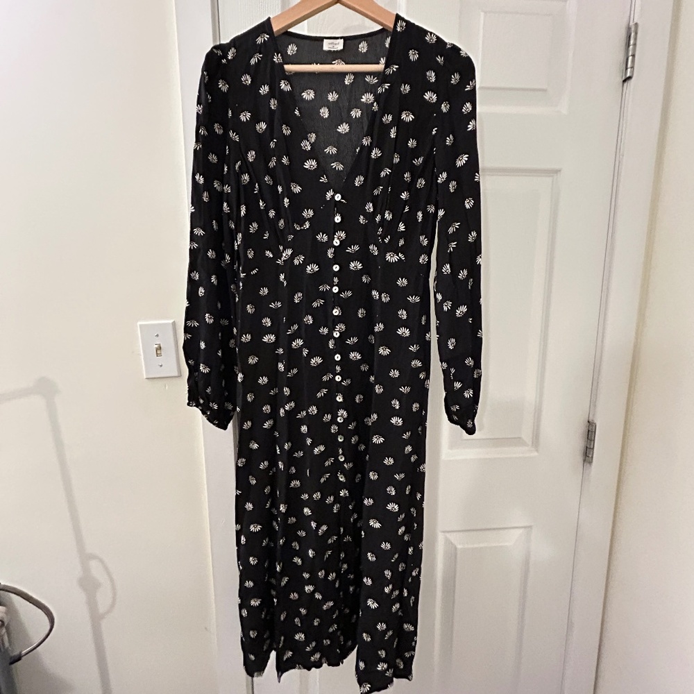 Aritzia daisy print dress